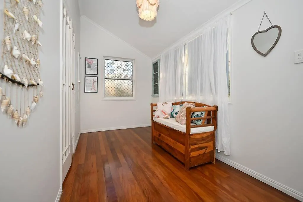 Prázdninový dům Groovy Beach Bungalow Caloundra Austrálie