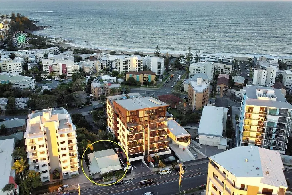 Groovy Beach Bungalow Caloundra